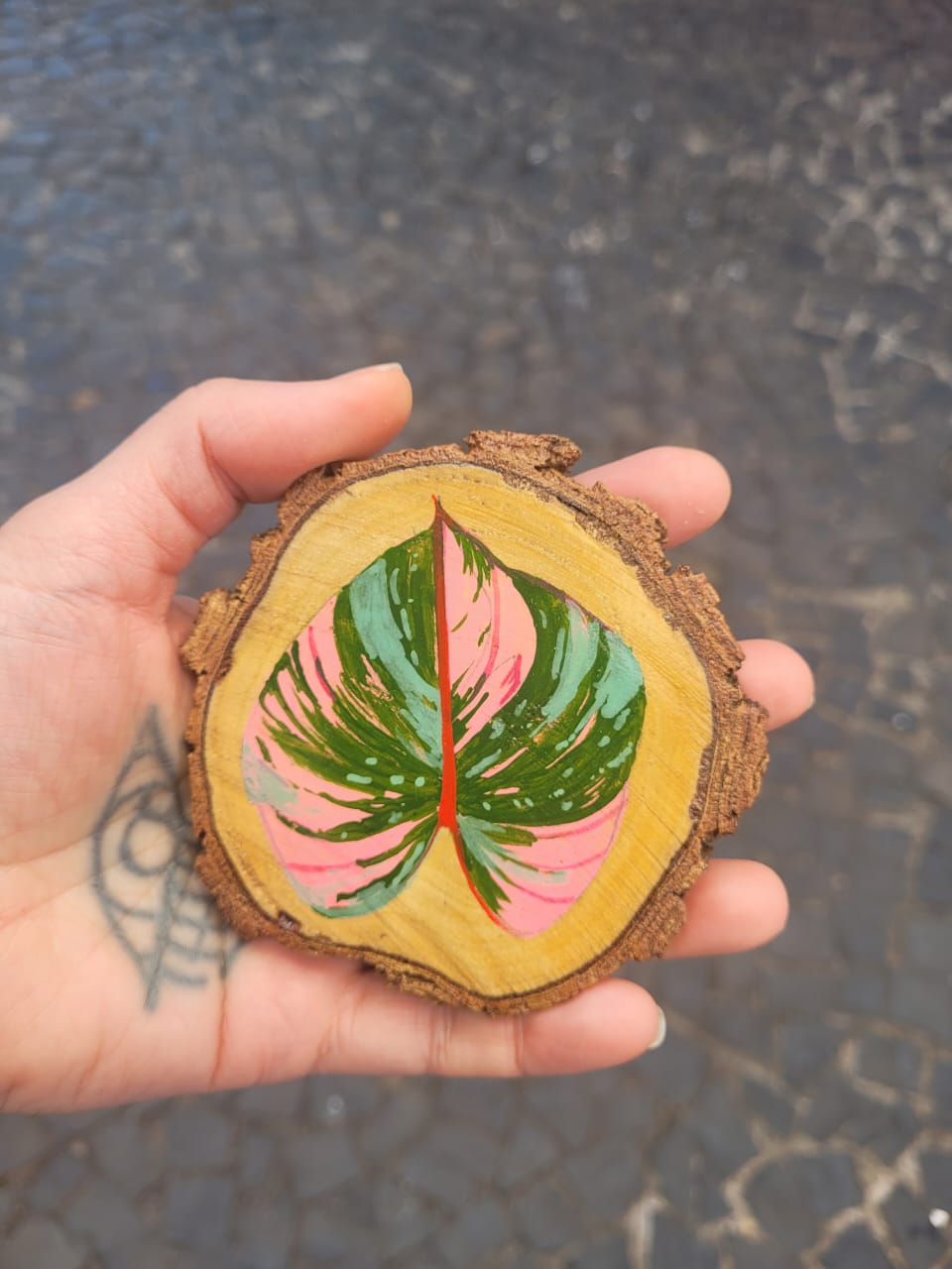 Bolacha de madeira porta copos - Folhagem Tropical