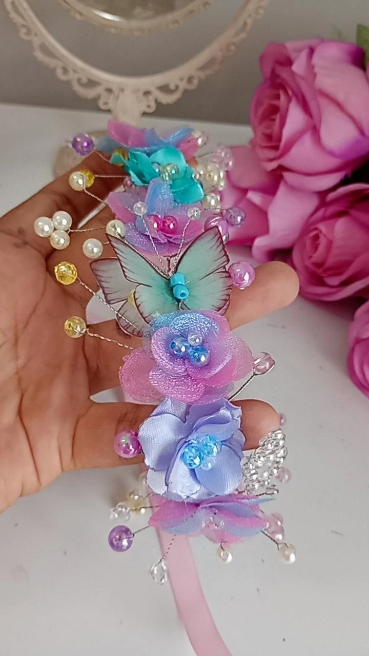Tiara Flor de Lírio (aramada)